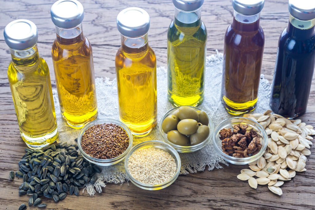 Ölsorten: Sonnenblumenöl, Leinsamenöl, Sesamöl, Olivenöl, Nussöl, Kürbiskernöl