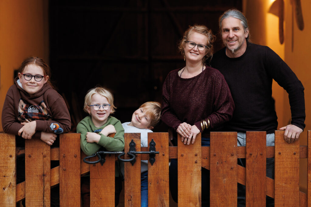 Mit einem Fest für alle Sinne und Generationen heißt das Bioweingut Schreiner in seinem Ruster Vierkanthof den Herbst willkommen