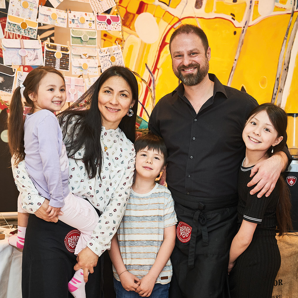 Family-Business. Biokaffee-Importeurin Anyela Olivera Torres de Spuller mit Mann Willi und den Kids Rafaela, Gabriel und Mikaela.