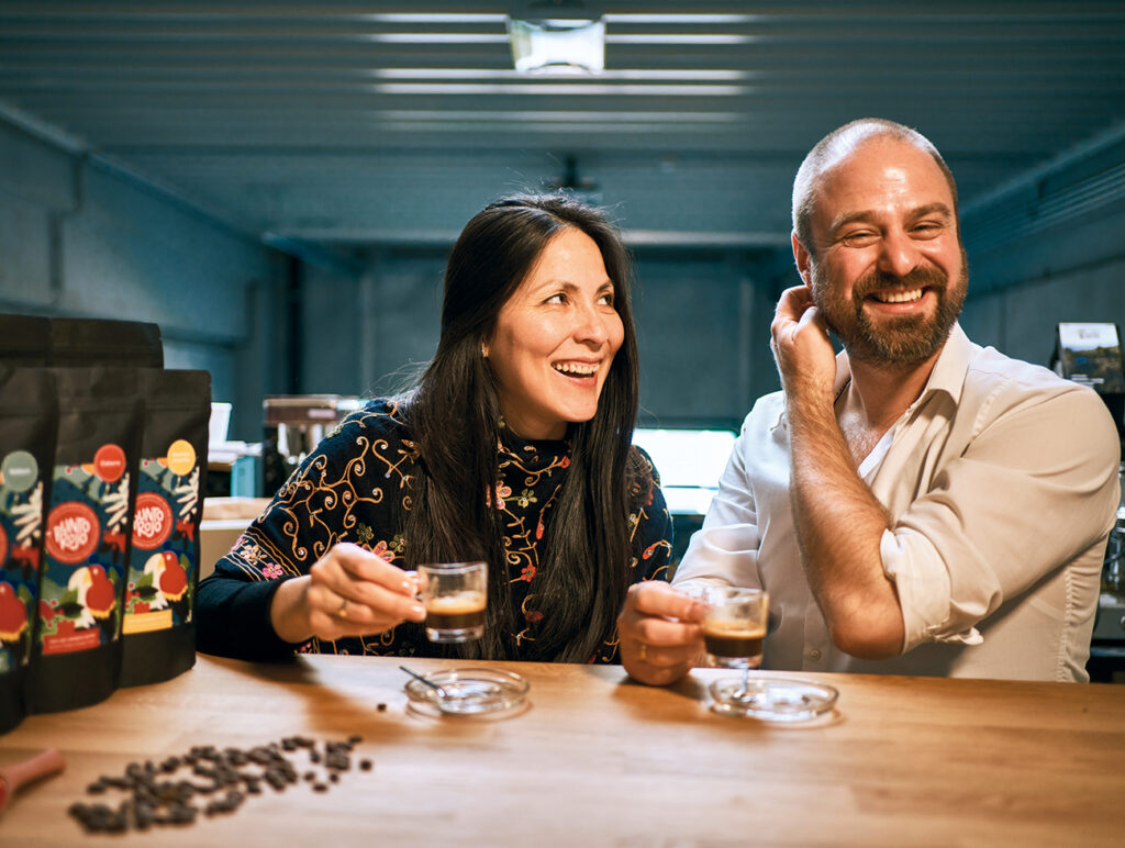 Anyela und Willi Spuller mit ihrem Bio-Kaffe Punto Rojo aus Peru