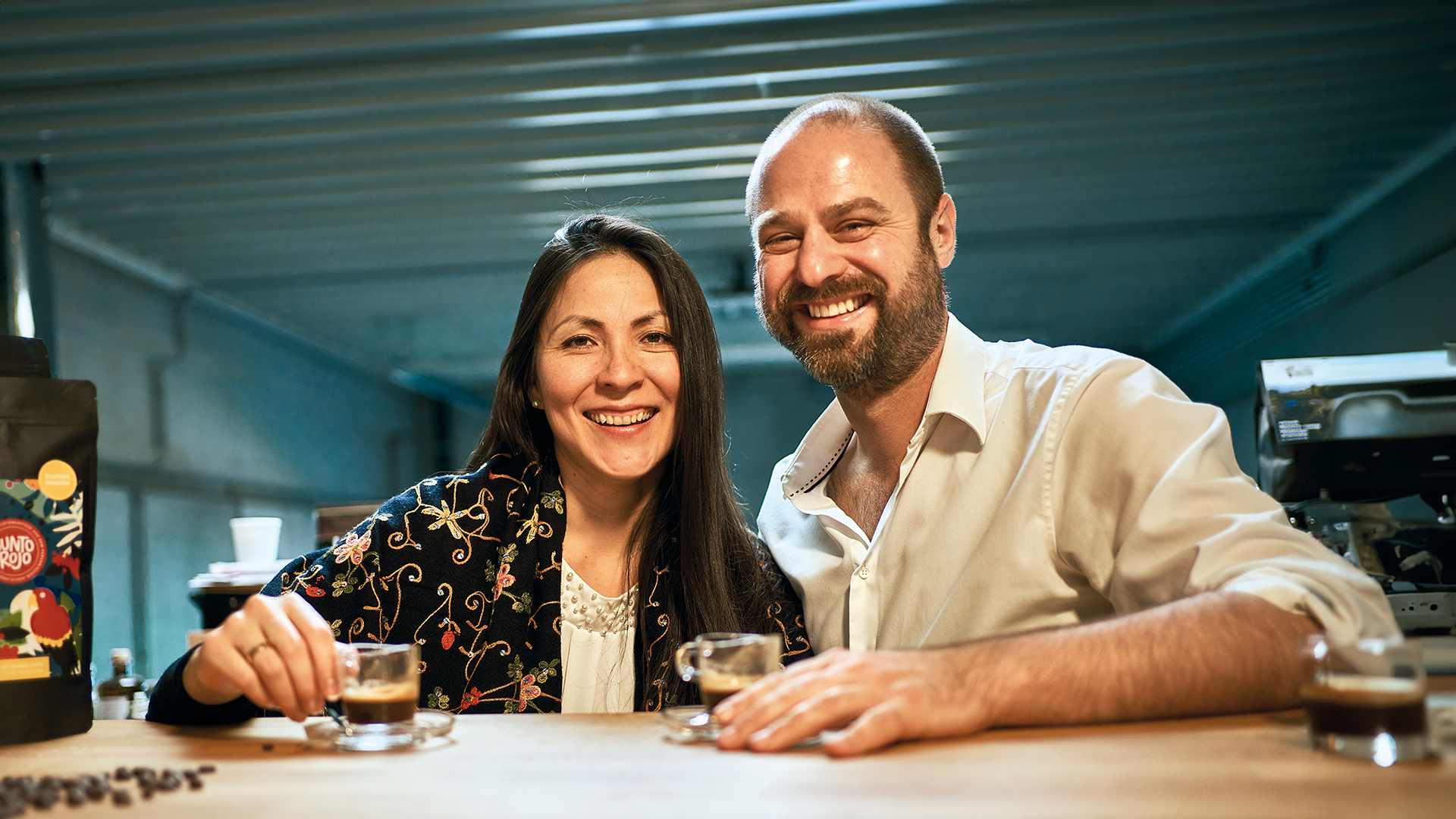 Anyela und Willi Spuller mit ihrem Bio-Kaffe Punto Rojo aus Peru