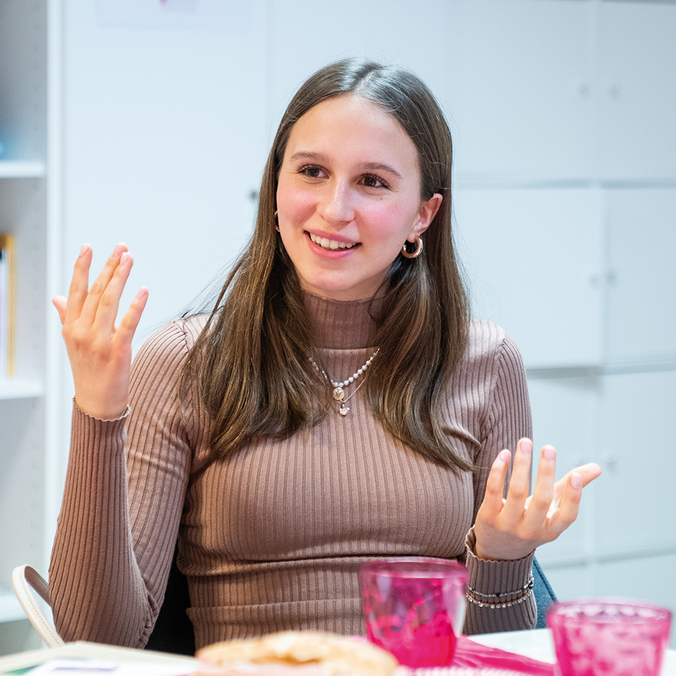 Talkrunde: Elena, Schülerin