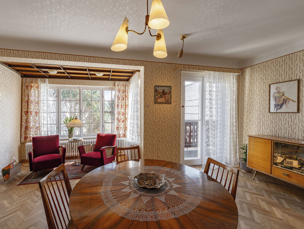 Stadtvilla: Photo documentation of the "Stadt Villa" Eisenstadt. Interior and exterior architecture or detail photos for the curator.