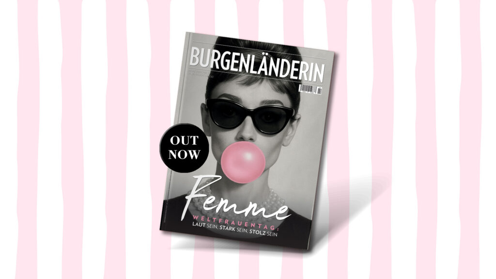 Magazincover mit Audrey Heburn in sw die eine pinke Kaugummiblase vor dem Mund hat – auf rosa-weiss-gestreiftem Hintergrund