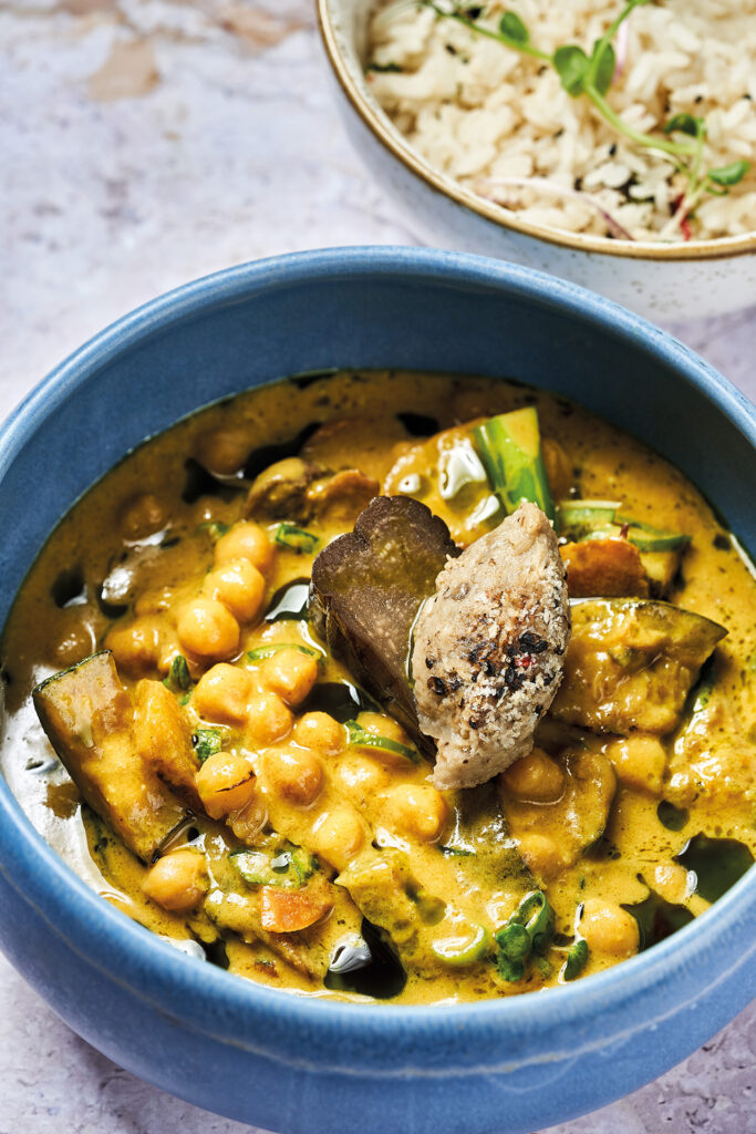 Restaurant Libelle: Aromatisches Curry mit Kichererbsen, Gemüse und feinen Gewürzen im Restaurant am Neuen Strand.