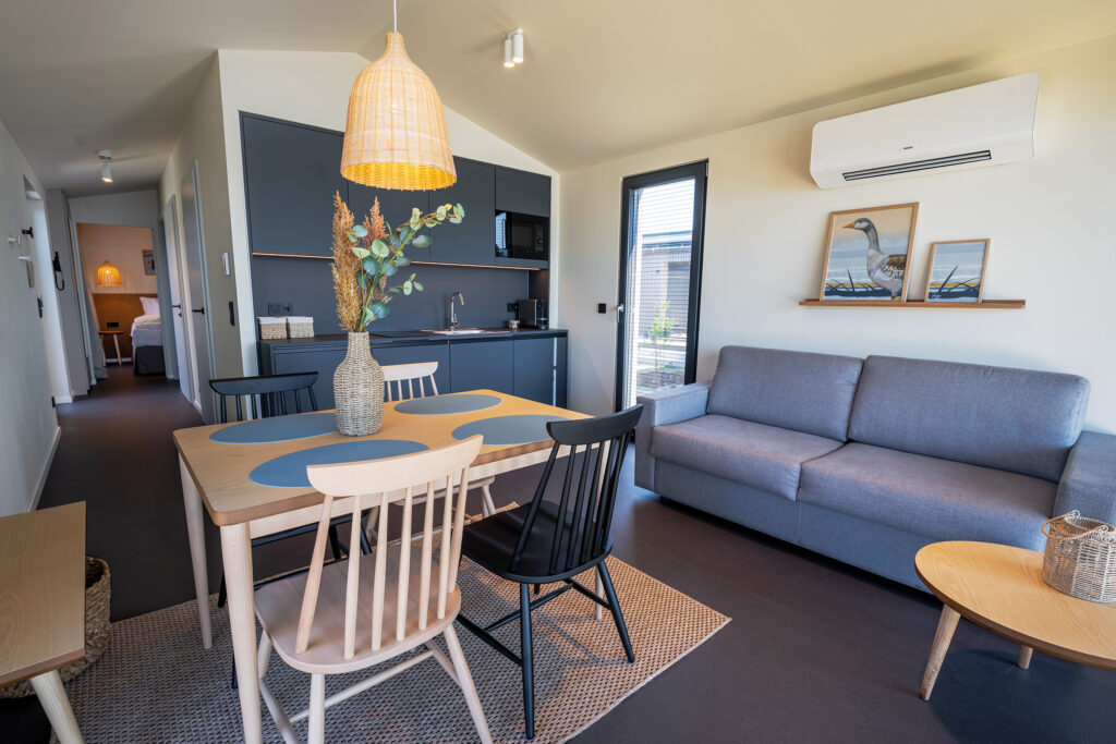 Modernes Apartment mit Designküche, Wohnbereich und gemütlicher Atmosphäre am Neusiedler See.