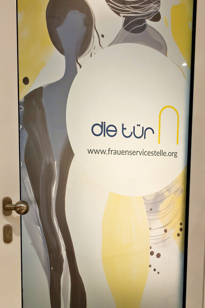 Frauenservicestelle „die tür“ bietet Frauenberatung, Information und Unterstützung in persönlichen Krisensituationen.